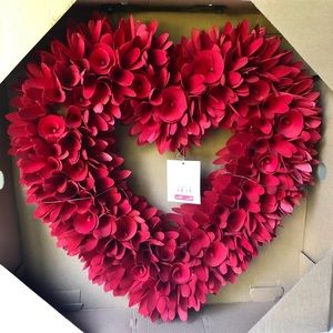 NWT Pier 1 Decorative red flower wreath